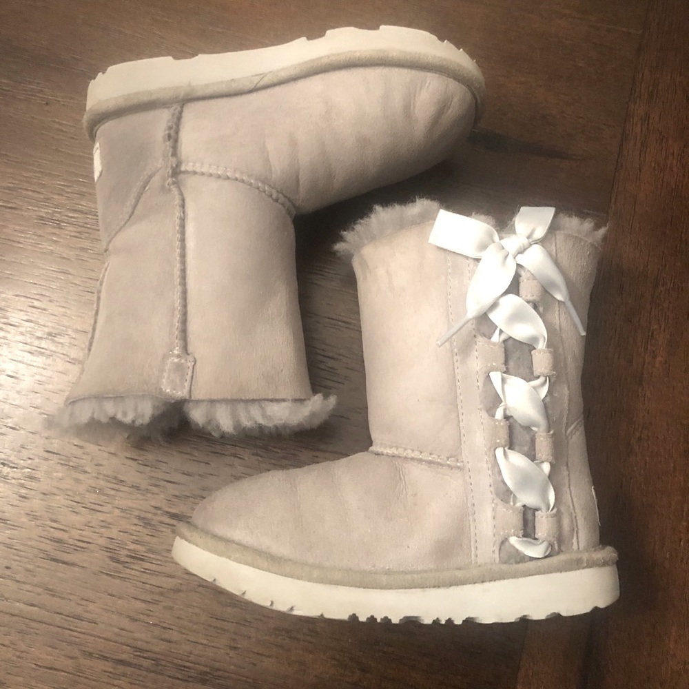 Authentic girls ugg boots size 12 (kids 12)